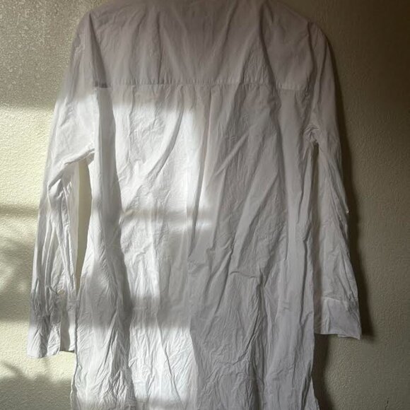 Crisp white lady's tuxedo shirt - Picture 2 of 3